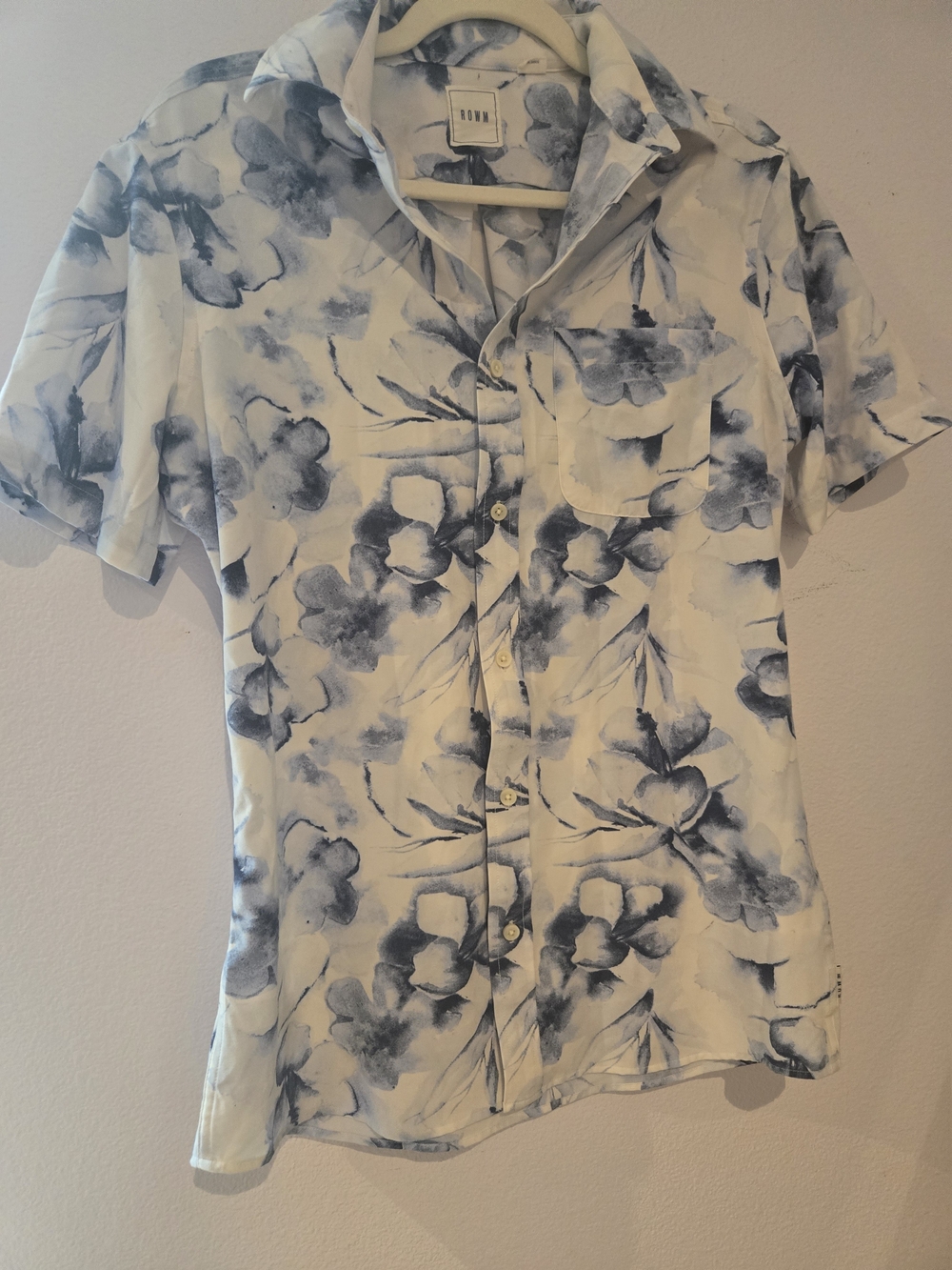 Lightweight Men's Floral Short-Sleeve Button-Up Top - Blue Floral